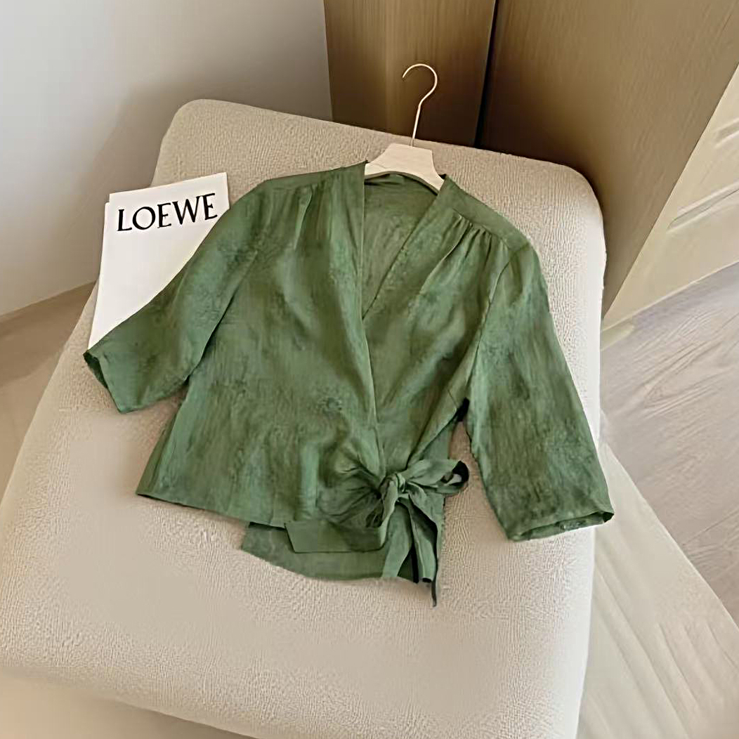 2025夏季韩系提花V领显瘦绑带洋气小衫设计感百搭长袖上衣女潮流