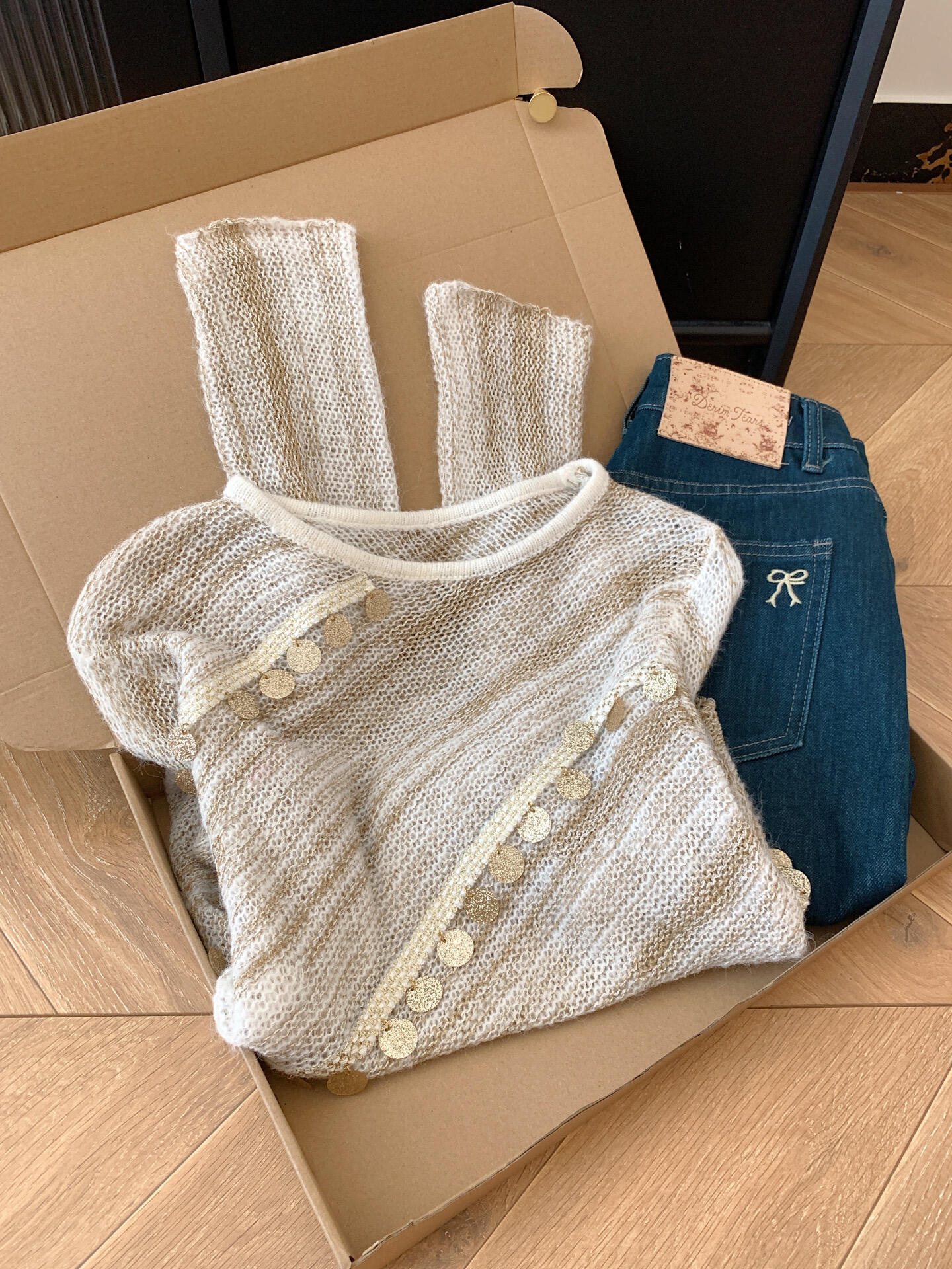 法式重工亮片圆领长袖针织衫女2025早秋新款设计感修身显瘦上衣