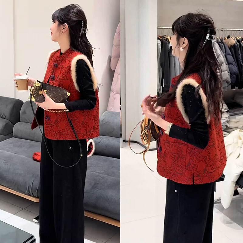 秋冬超火一整套女装2025新款百搭打底衫新中式无袖马甲裤子三件套