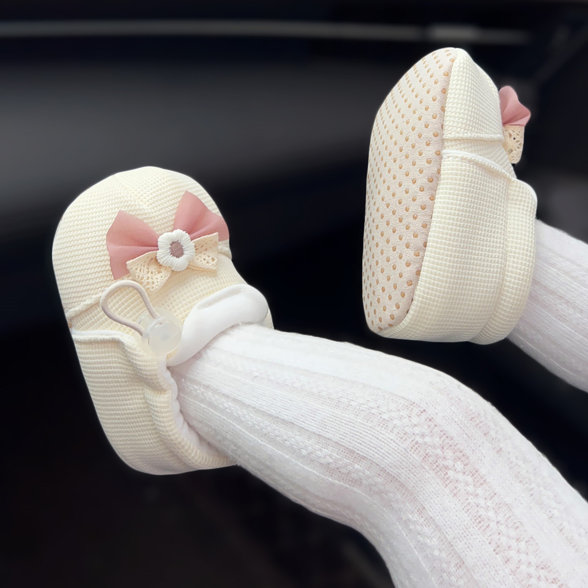 婴儿鞋秋季女宝宝软底鞋松紧带棉布鞋不掉鞋套学步鞋0-1岁2小月龄
