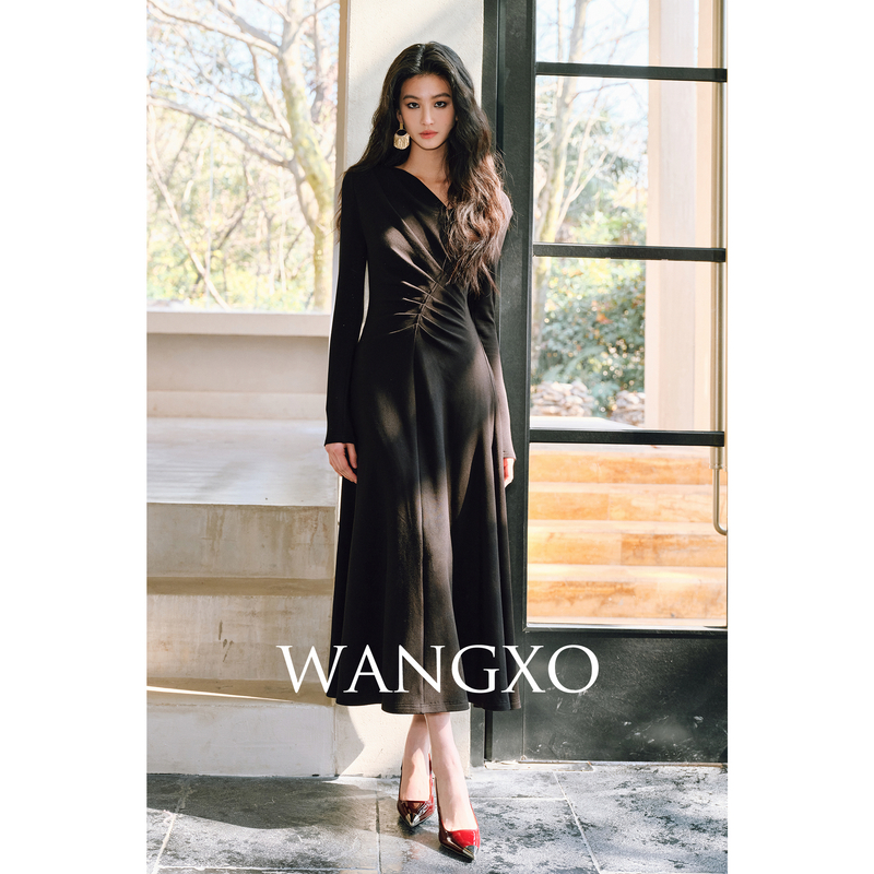 WANGXO  设计感打褶紧身气质连衣裙   2401658W