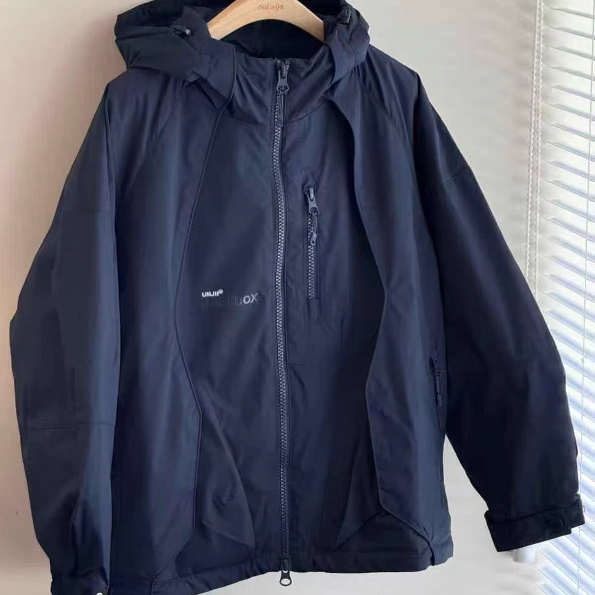 〈丁丁优选〉5275因款秋男女童连帽外套竖拉拉链冲锋衣外套