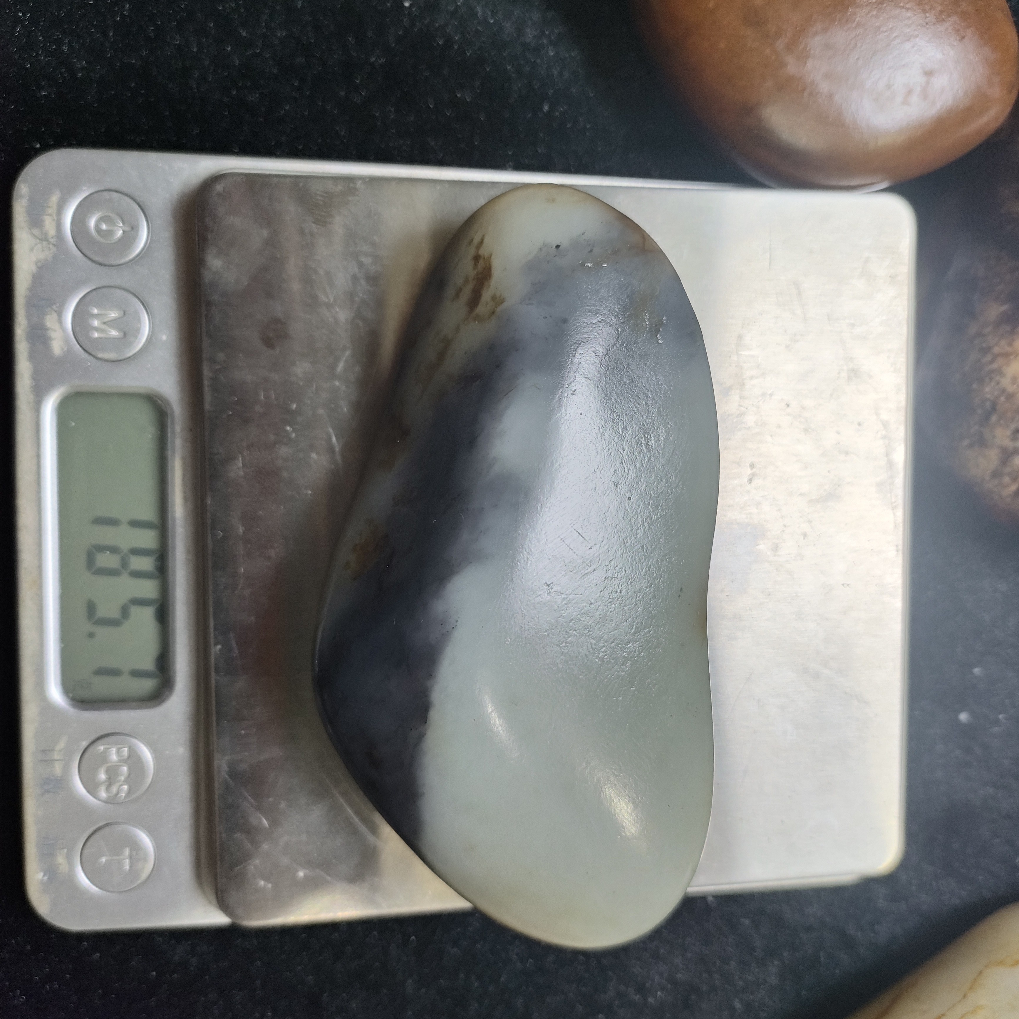 185.7克，新疆和田玉，羊脂白玉，青花料原石