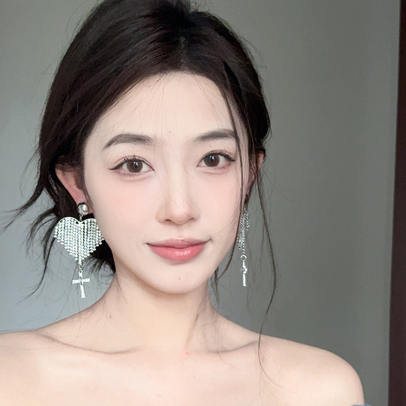 oushipei/欧诗佩 铜合金合成锆石耳饰 独特爱心十字架流苏耳环女