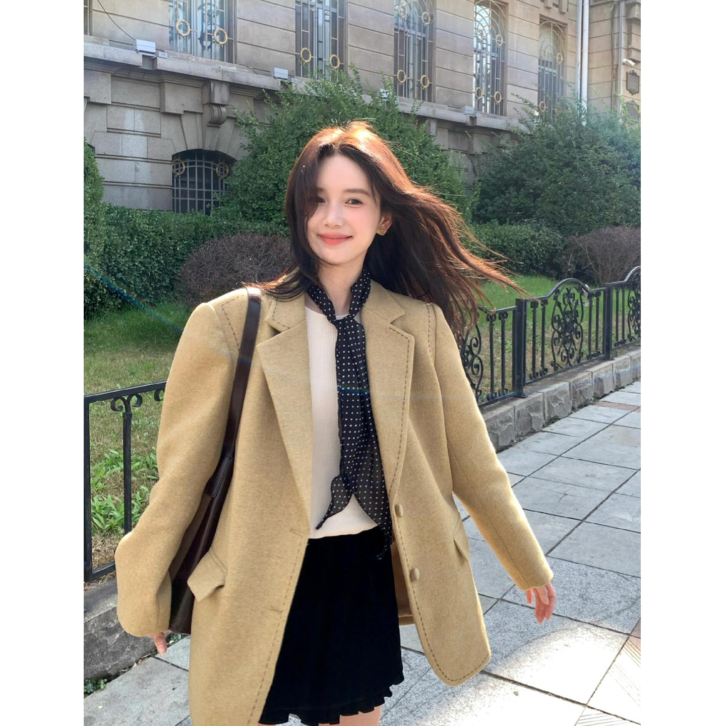 法式气质高级感卡其色廓形西装外套女2025年新款休闲宽松百搭西服