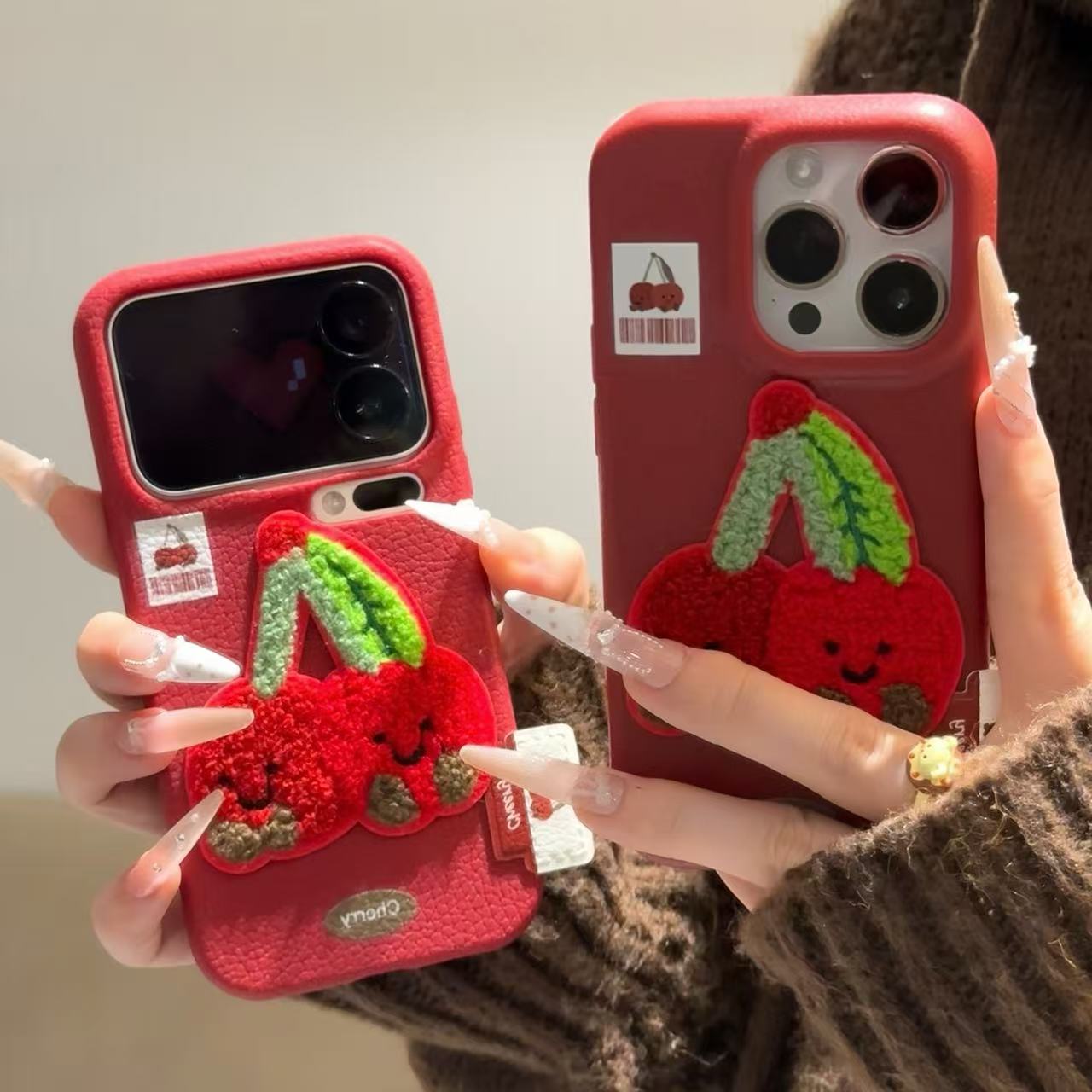 刺绣樱桃小表情标签适用苹果17/16promax手机壳华为P70vivo小米14