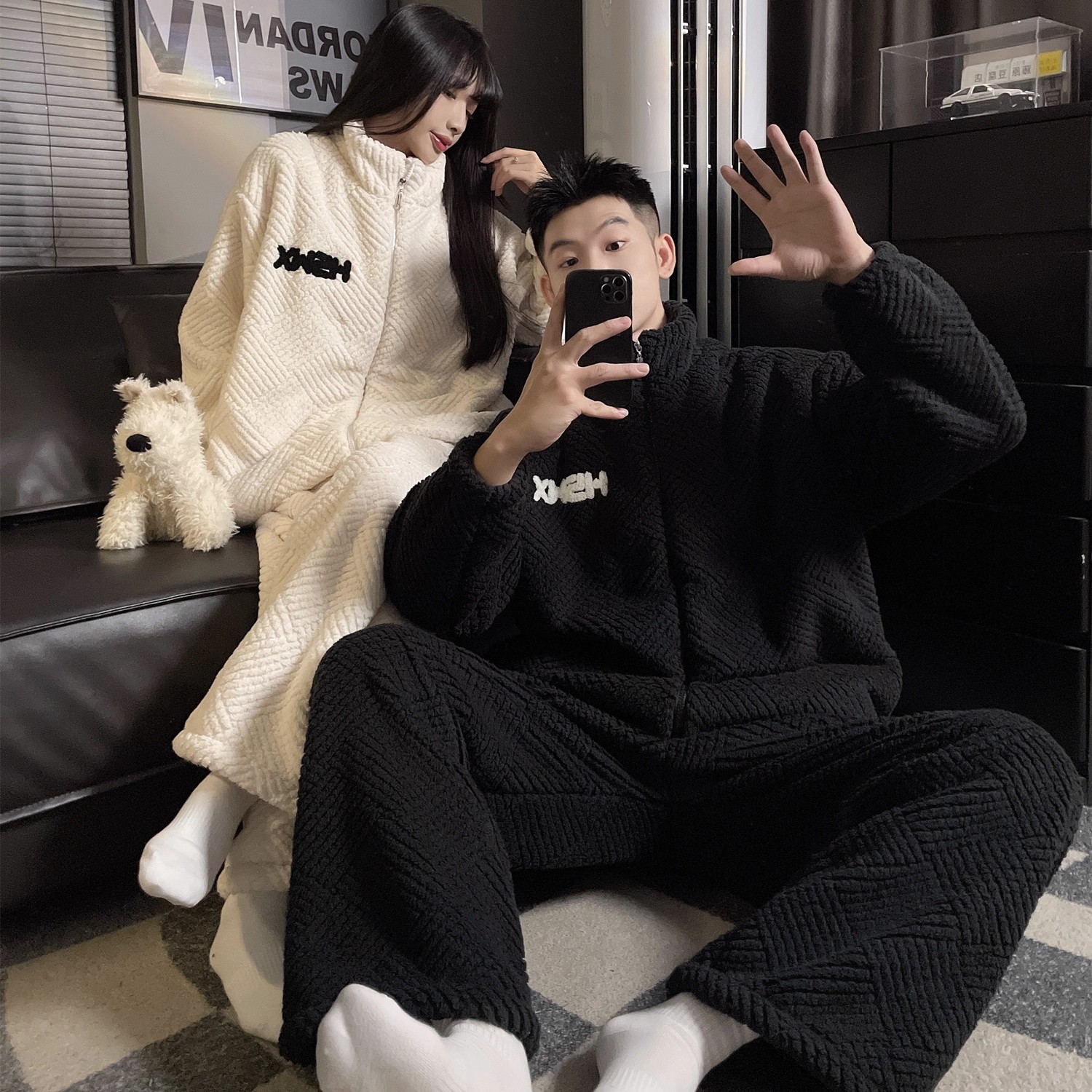 简约高级感情侣睡衣女冬季加厚保暖珊瑚绒2025新款法兰绒男家居服