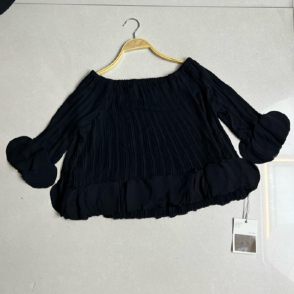 宽松型纯色一字领短款通勤雪纺衫泡泡袖衬衣褶皱黑色