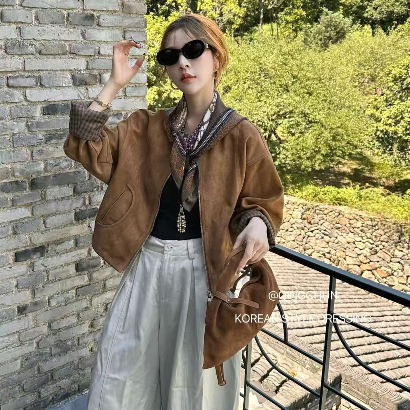 复古秋季麂皮外套女2025新款巨好看的格子拼接短款圆领夹克上衣女