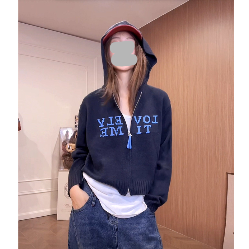 【LOVE】秋季新款小众设计字母绣花连帽拉链毛衣秋季时尚长袖上衣