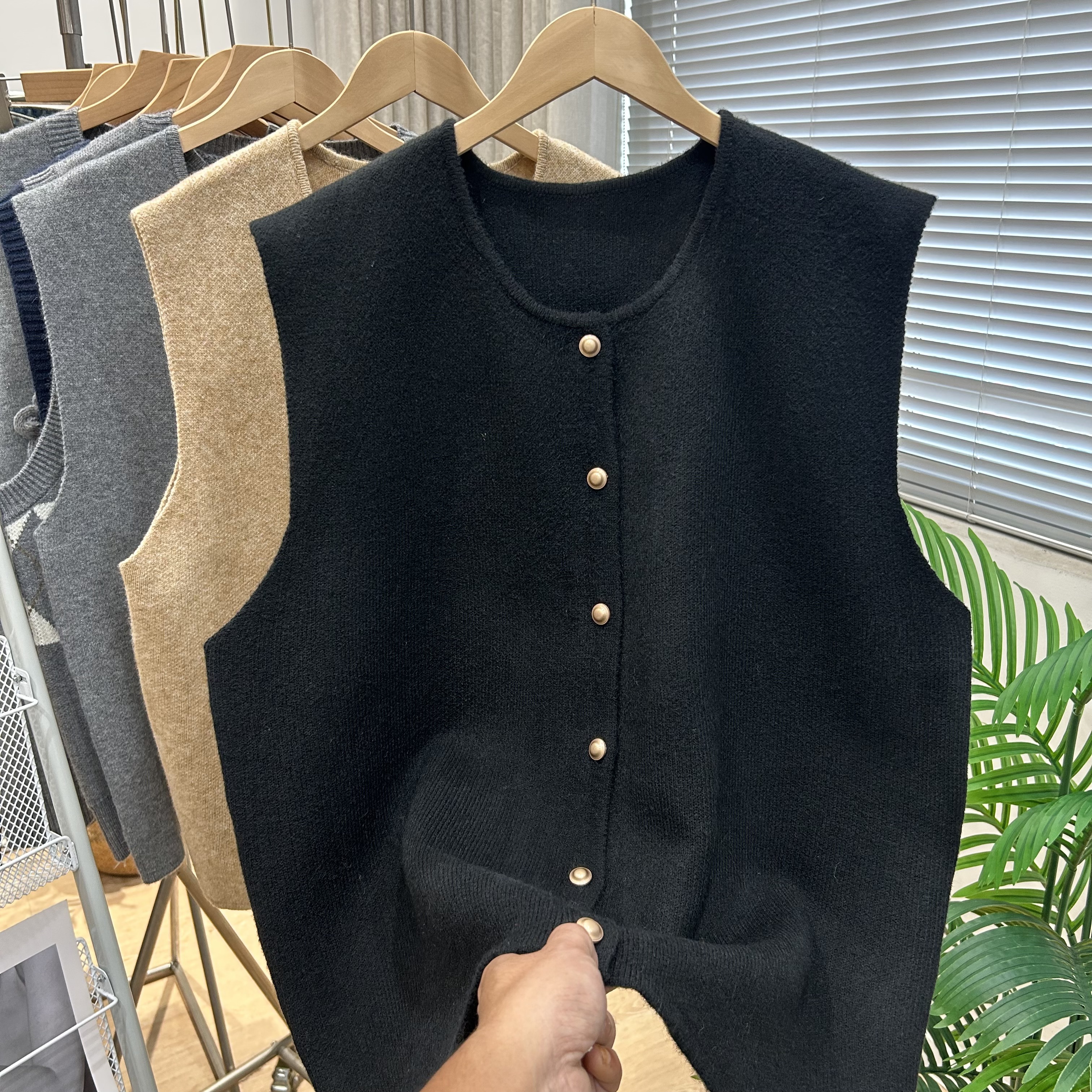 【大码】微胖mm毛衣背心女大版型针织马甲开衫女秋冬中长款孕妇装