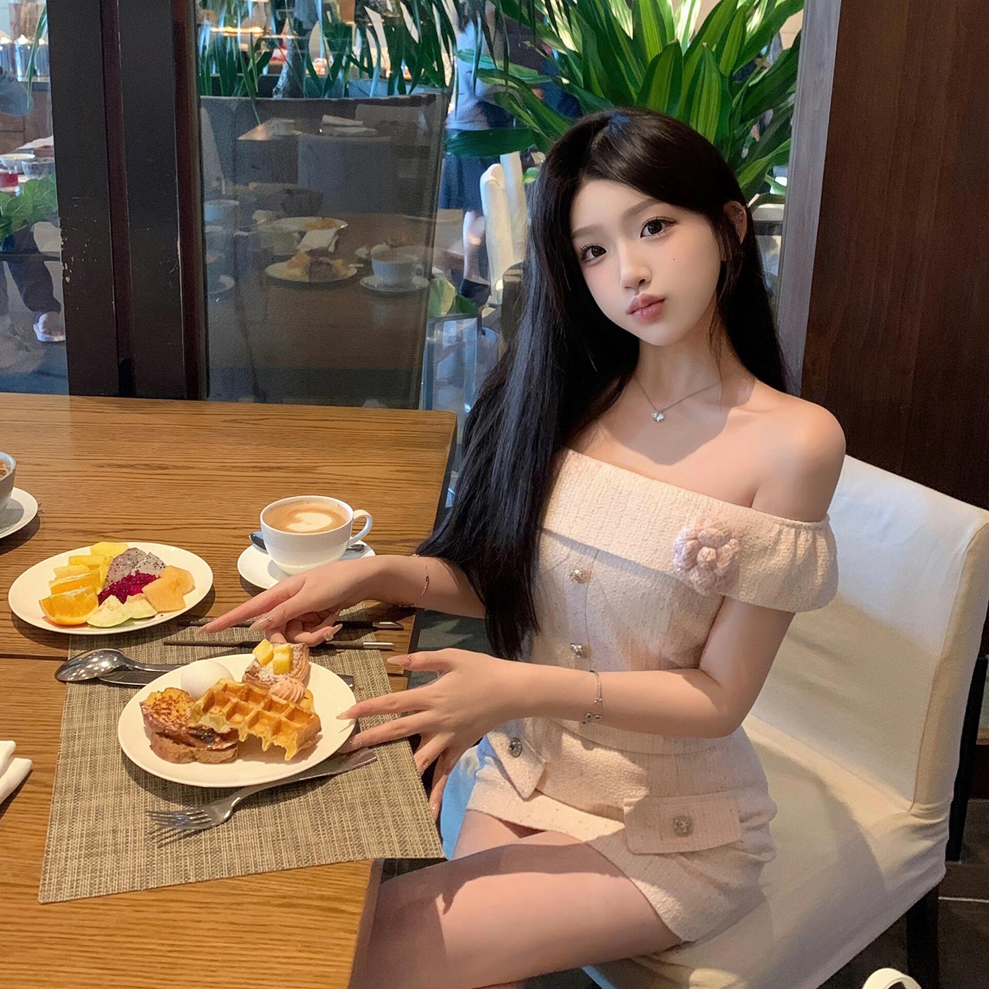 一字肩立体花上衣两件套女2025夏法式甜美温柔风气质显瘦绝美套装