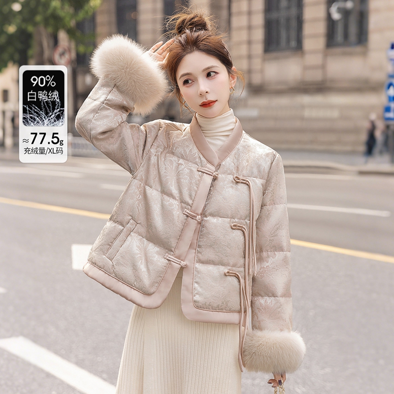 丝柏舍2025冬季新款优雅单排扣正肩短款宽松90绒羽绒服S54B2564Y