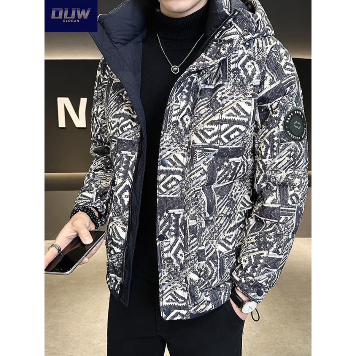 O.U.W冬季新款男士迷彩羽绒服短款潮流保暖加厚印花连帽外套冬装
