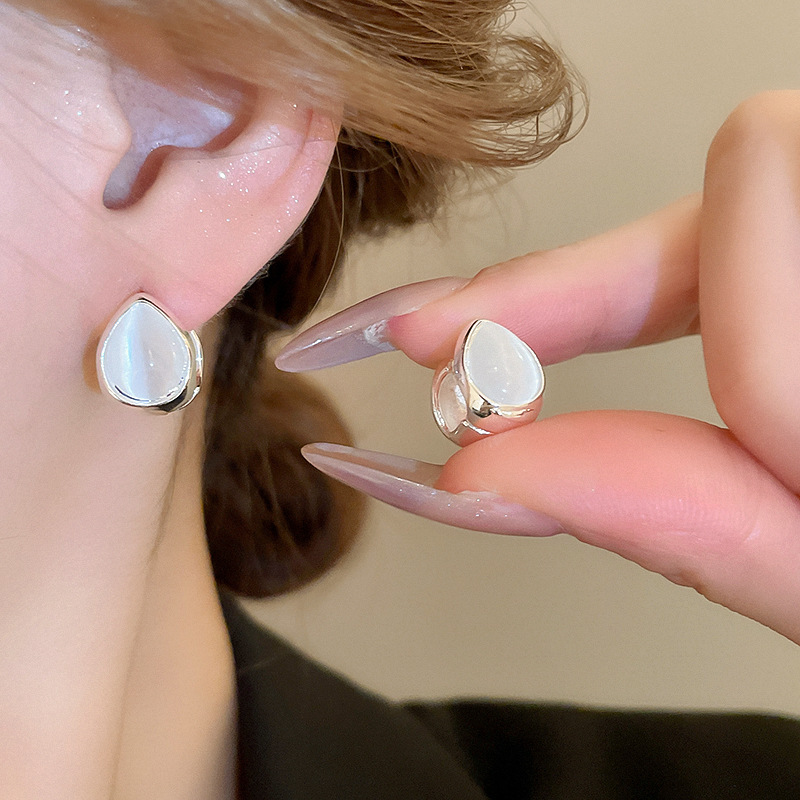 合金仿水晶耳饰 简约小巧猫水滴几何耳扣耳环时尚小众气质高级