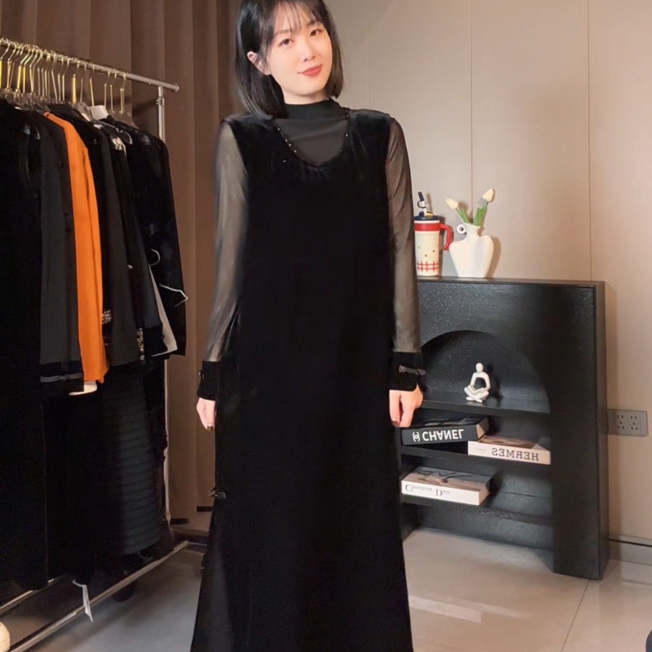 【秋秋家现货】丝绒长裙时尚简约遮肉显瘦丝绒连衣裙