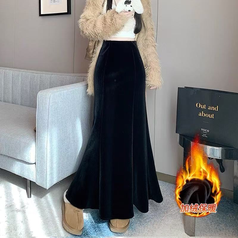 加绒加厚黑色金丝绒鱼尾裙半身裙女秋冬高腰显瘦中长款a字包臀裙