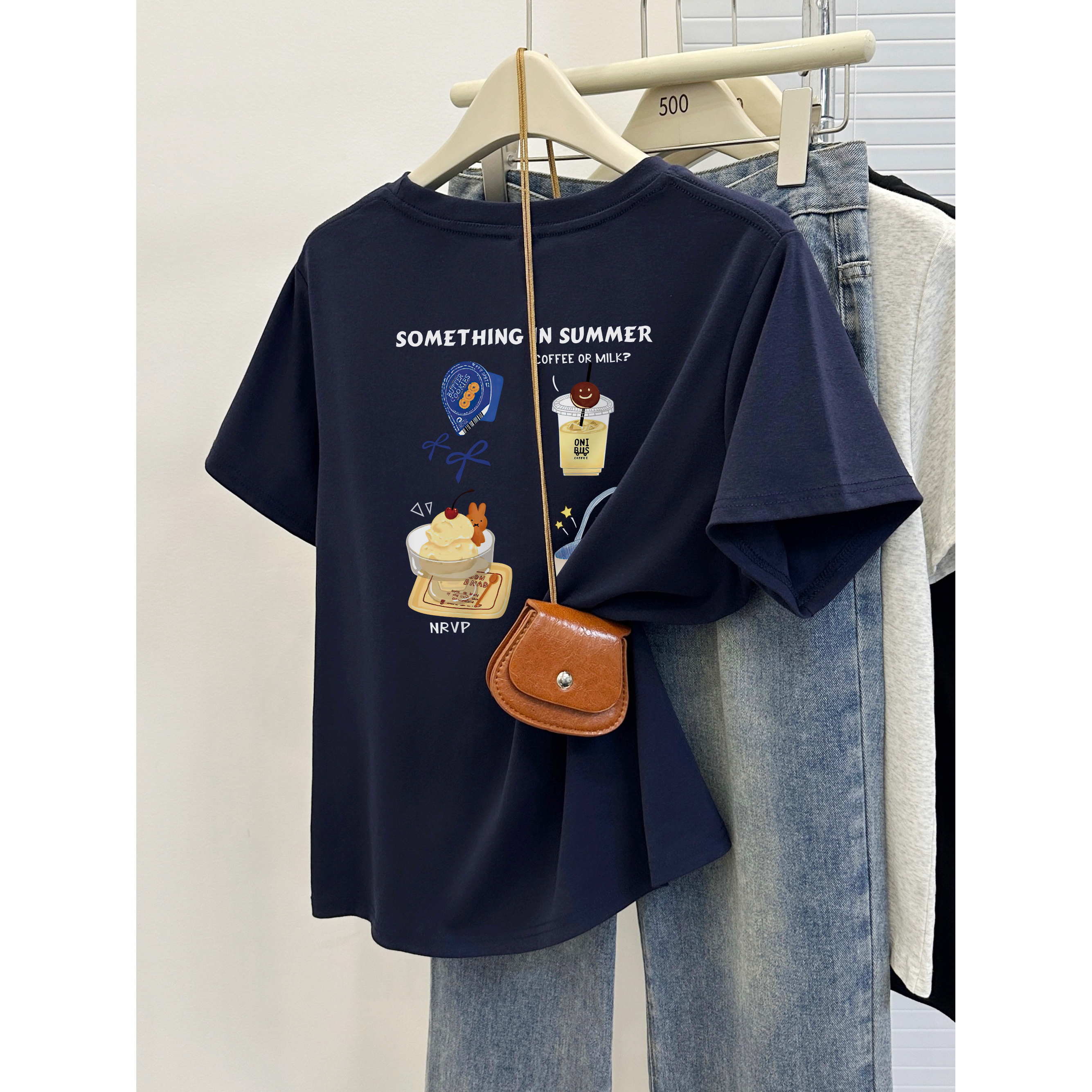 正肩圆领短袖t恤女200斤胖mm穿搭韩版设计感创意前后印花大码上衣