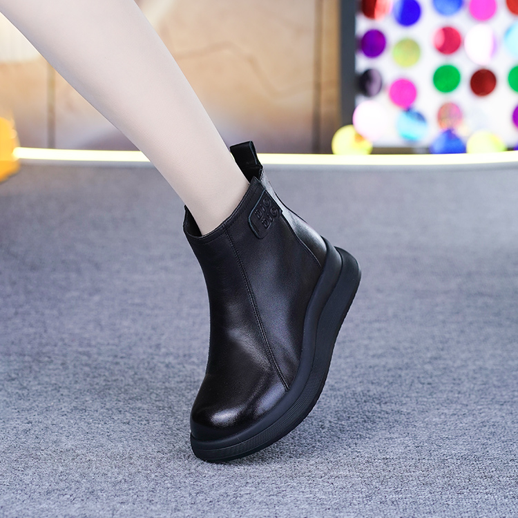 真皮纯羊毛皮毛一体雪地棉靴秋冬新款头层牛皮女士马丁靴真皮