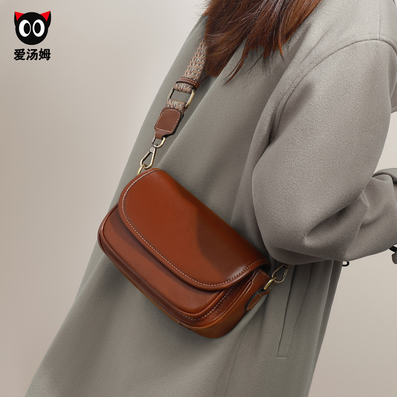 复古爆款2025新款小包包女大容量单肩包女士高级感洋气百搭斜挎包