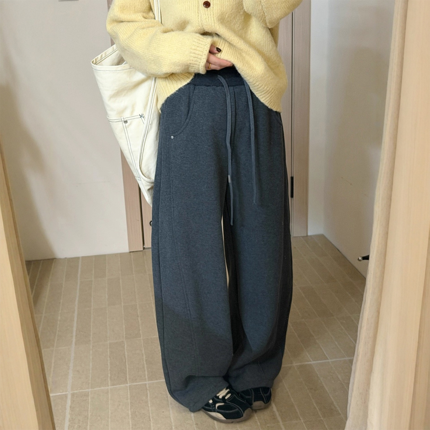 束脚宽松加绒加厚卫裤女冬季新款松紧腰韩版显瘦运动裤