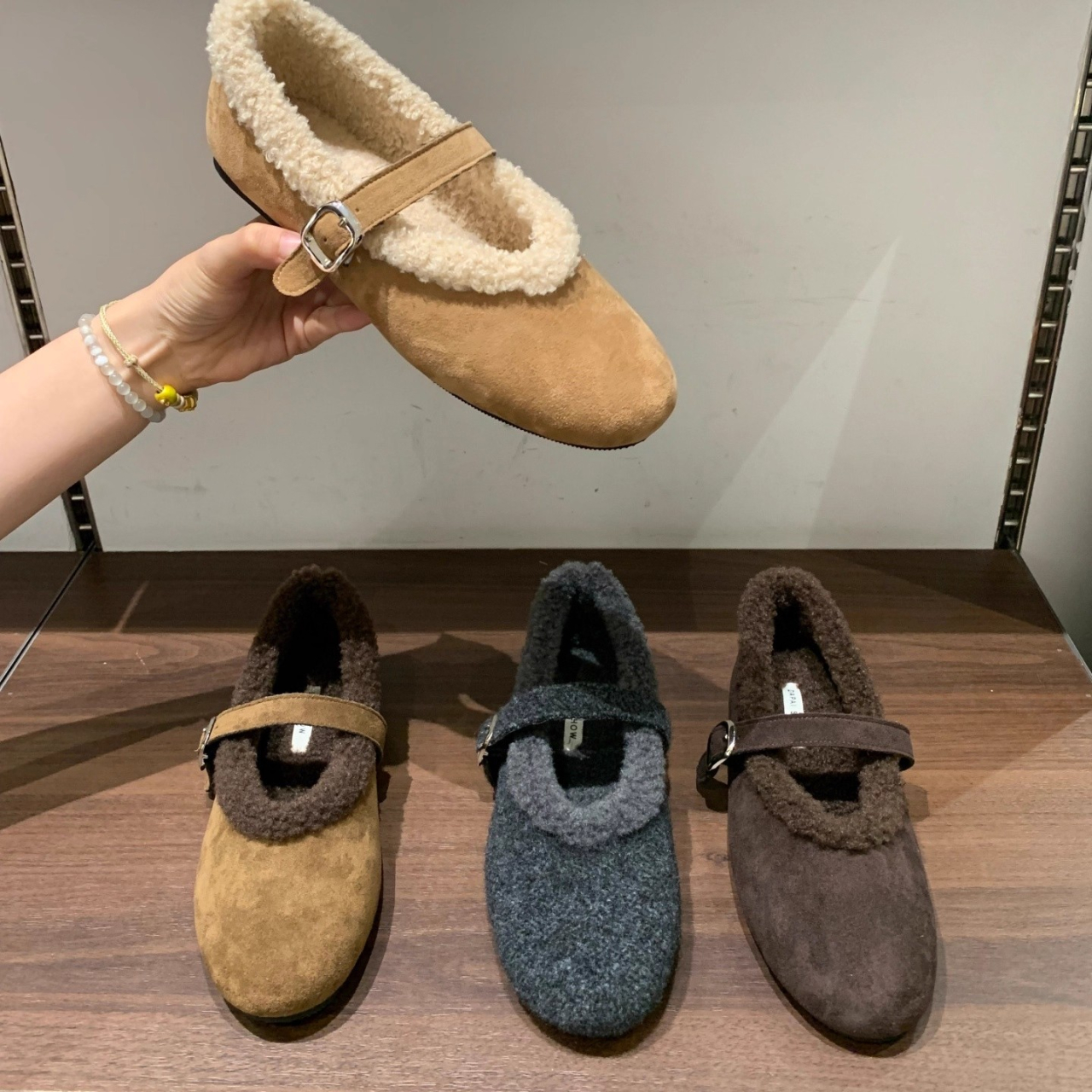 圆头加绒毛毛鞋女2025新款秋冬时尚一字带扣低跟保暖浅口玛丽珍鞋