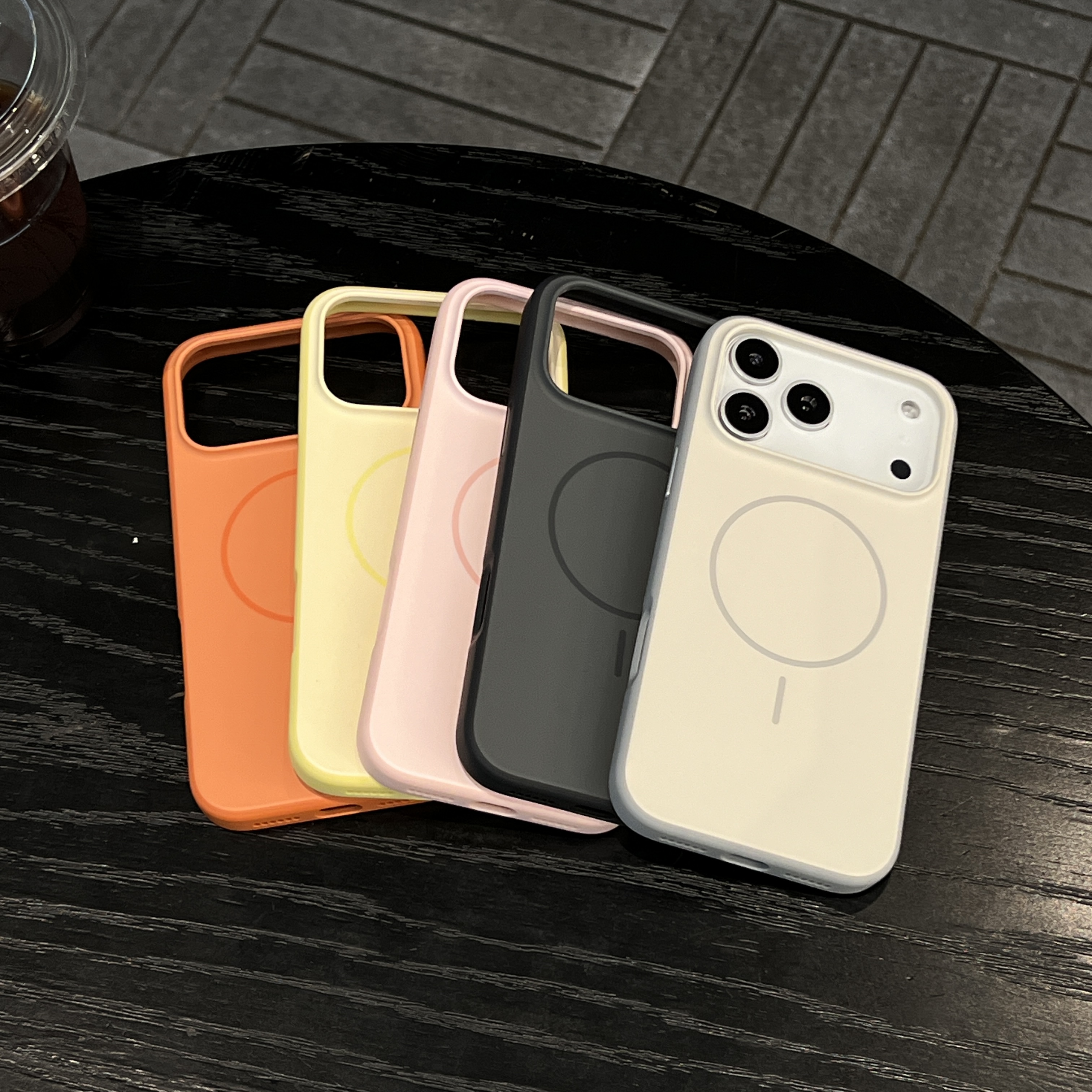 新款炫雅磁吸丝滑纯色壳适用于苹果Iphone17promax手机壳肤感磨砂