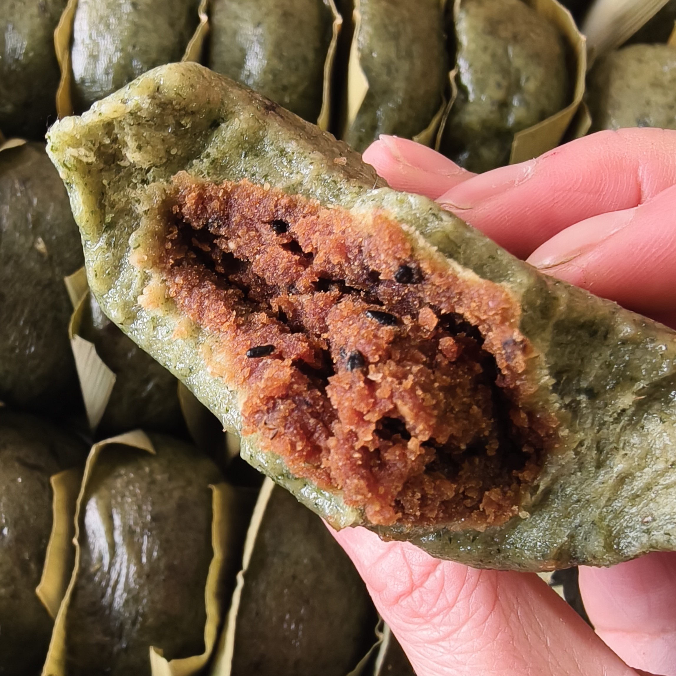 农村家乡特产湖南邵阳特色美食农家艾叶粑，水蜜粑，糁籽粑