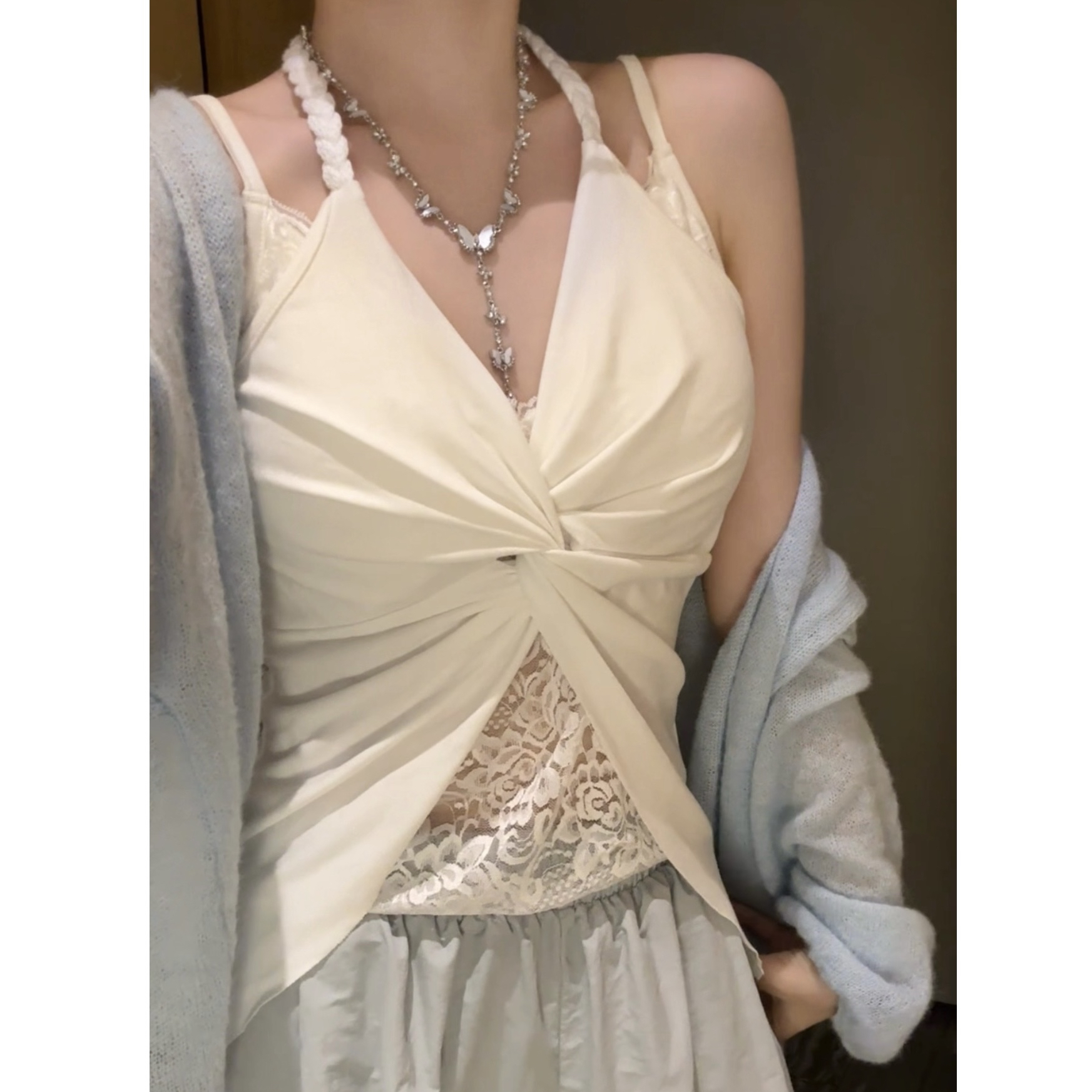 【法式蕾丝】浪漫纯欲蕾丝设计感假两件挂脖吊带女美背v领无袖上衣