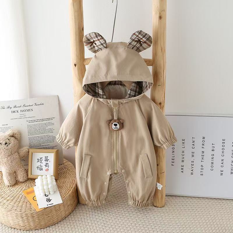 婴儿春秋装连体衣服宝宝连帽小熊哈衣外套新生儿春季防风外出抱衣
