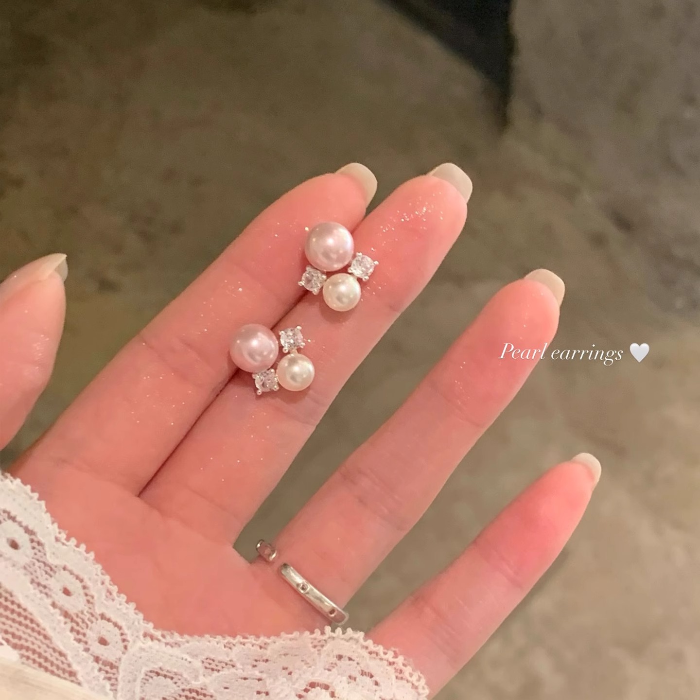 法式温柔粉色耳钉女2025新款轻奢小众高级感气质耳环独特设计耳饰