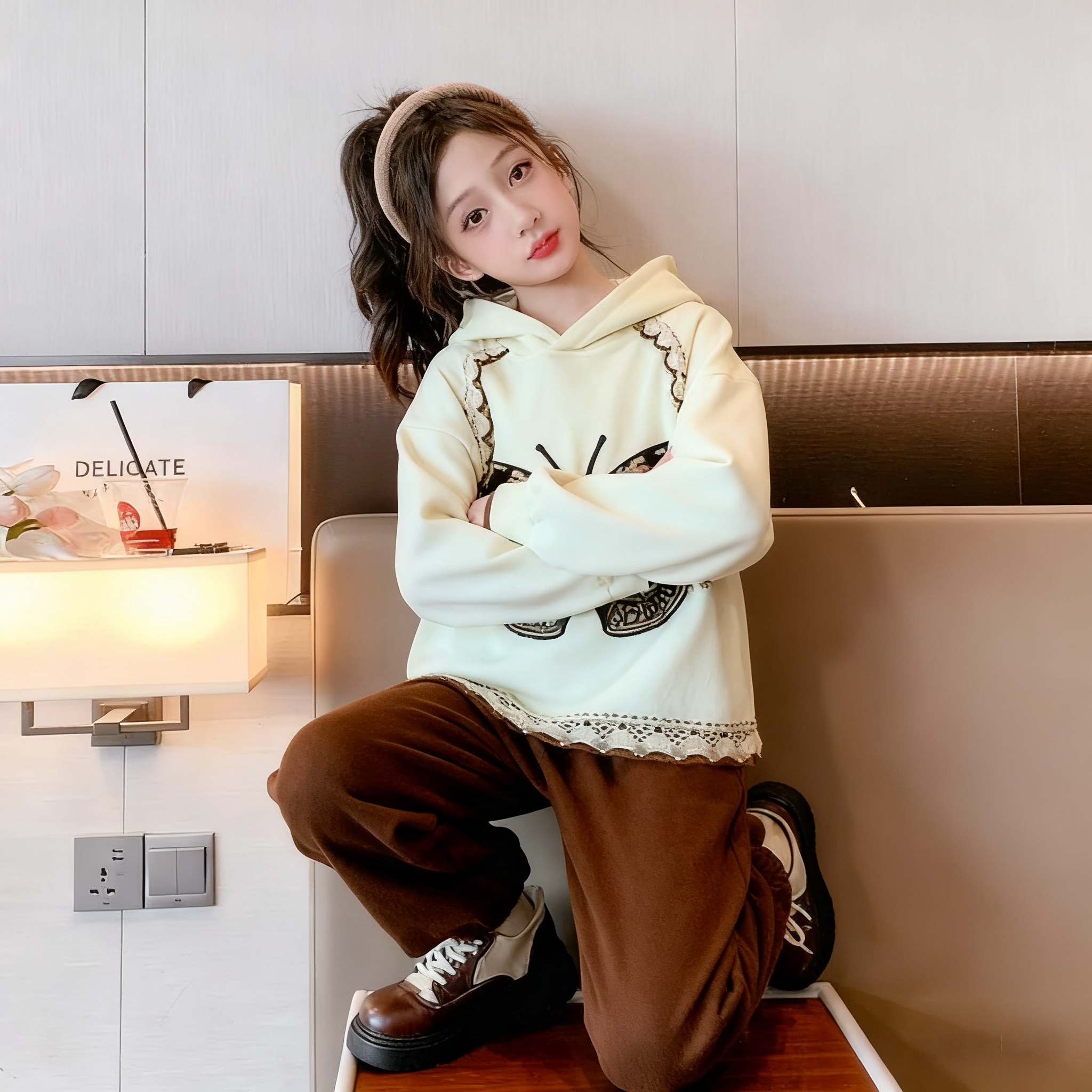 童装女宝冬季套装2026新款女童加绒卫衣儿童休闲裤两件套小孩衣服