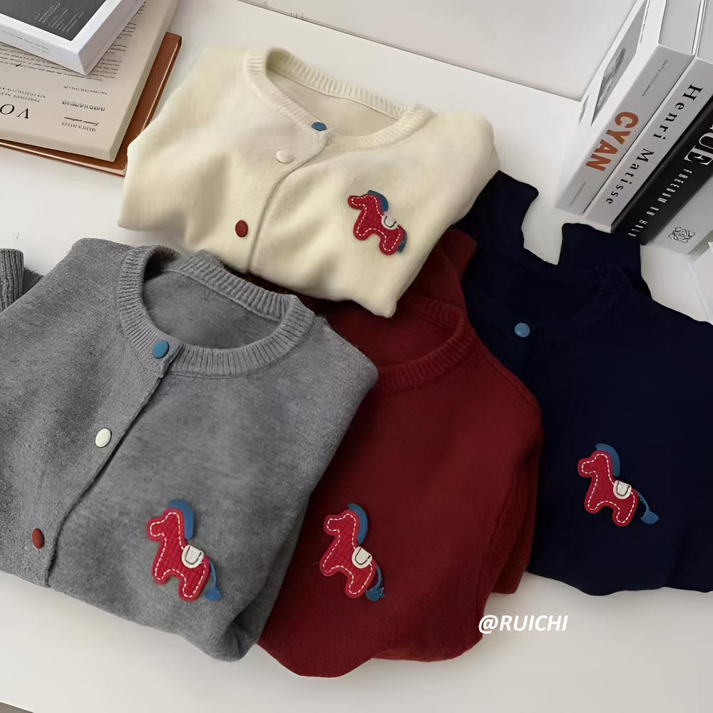 法式秋冬新款2025圆领刺绣小马撞色纽扣高级感毛衣外套女针织衫