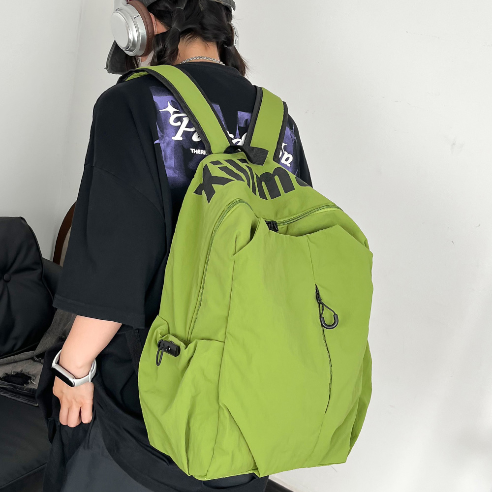 双肩包女旅游轻便2025新款旅行背包高颜值休闲登山包男生出游书包