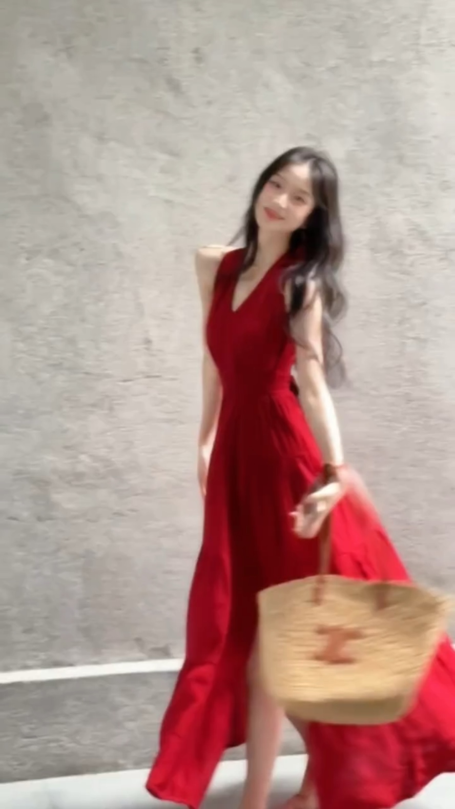 海边度假性感v领无袖挂脖裙收腰开叉长裙漂亮独特红色连衣裙夏季