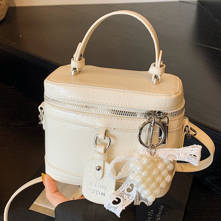 小众设计时尚手拎水桶包女2025新款包包夏季高级感百搭单肩斜挎包