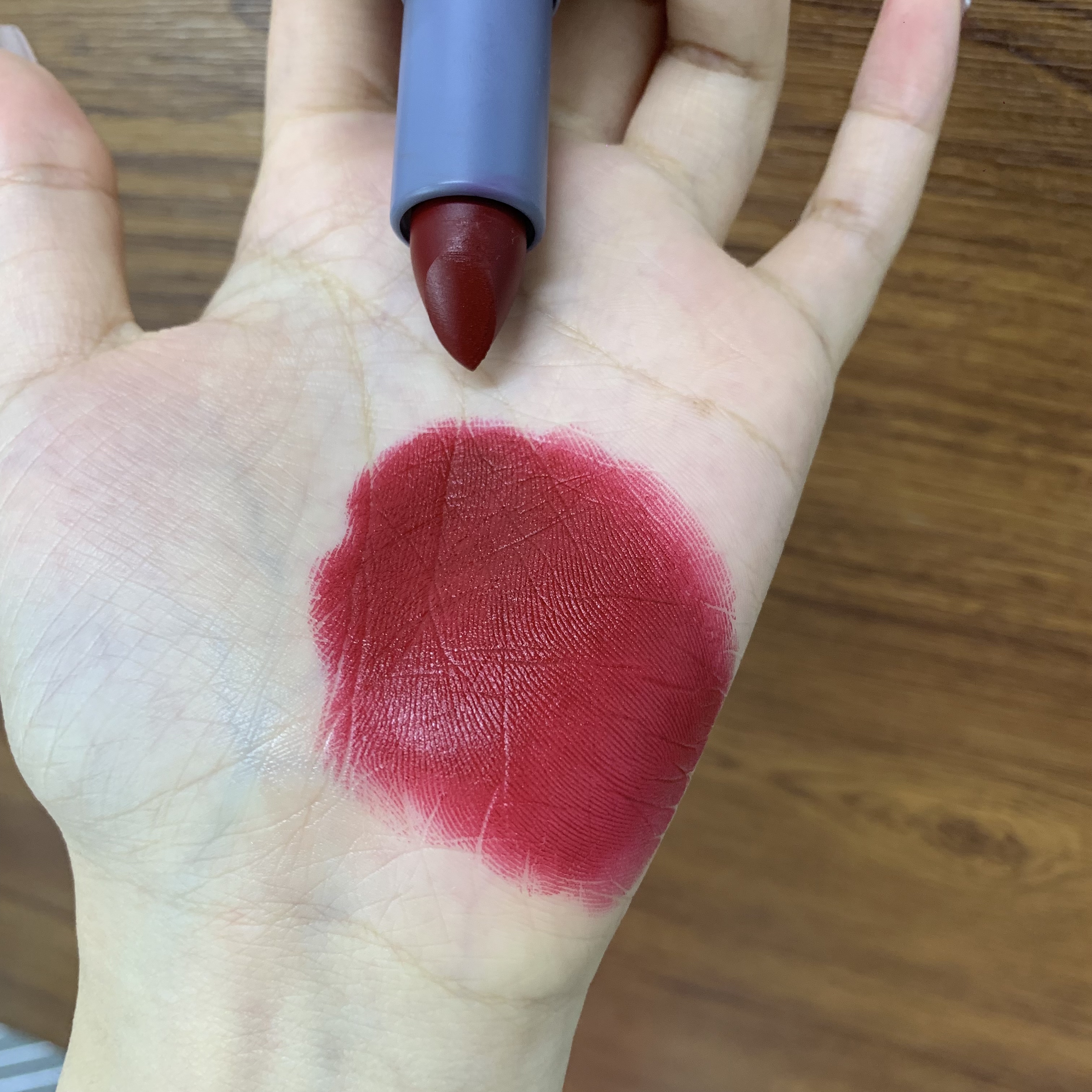 莫兰迪夕雾口红丝绒雾面显白车厘子色唇膏