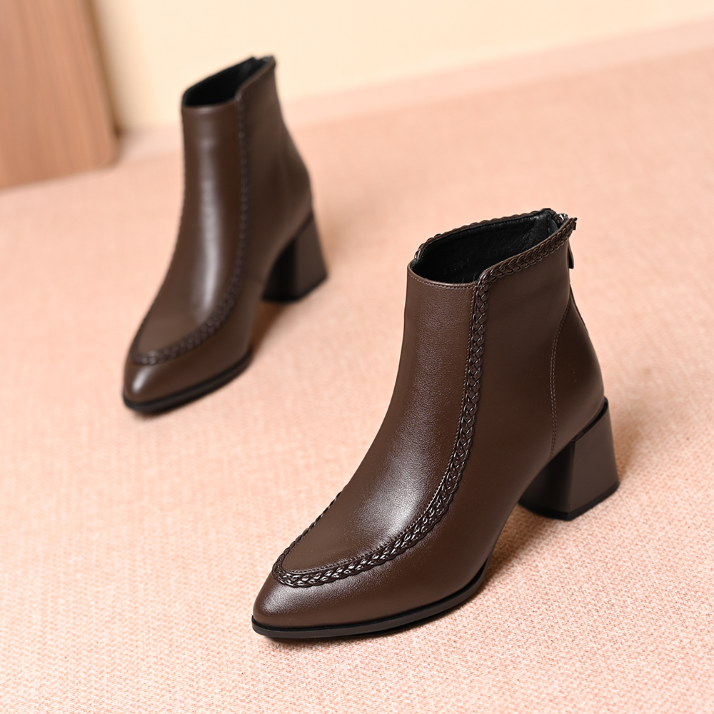 法式复古尖头拼接麻花辫短靴后拉链时尚百搭软皮软底粗跟女士短靴
