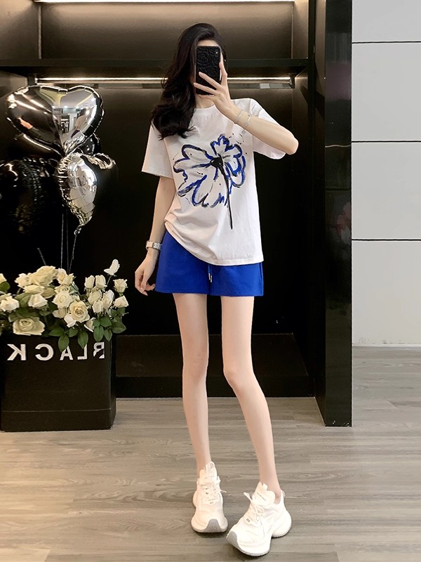 夏季宽松显瘦设计感短袖上衣蓝色短裤两件套松弛感休闲运动套装女