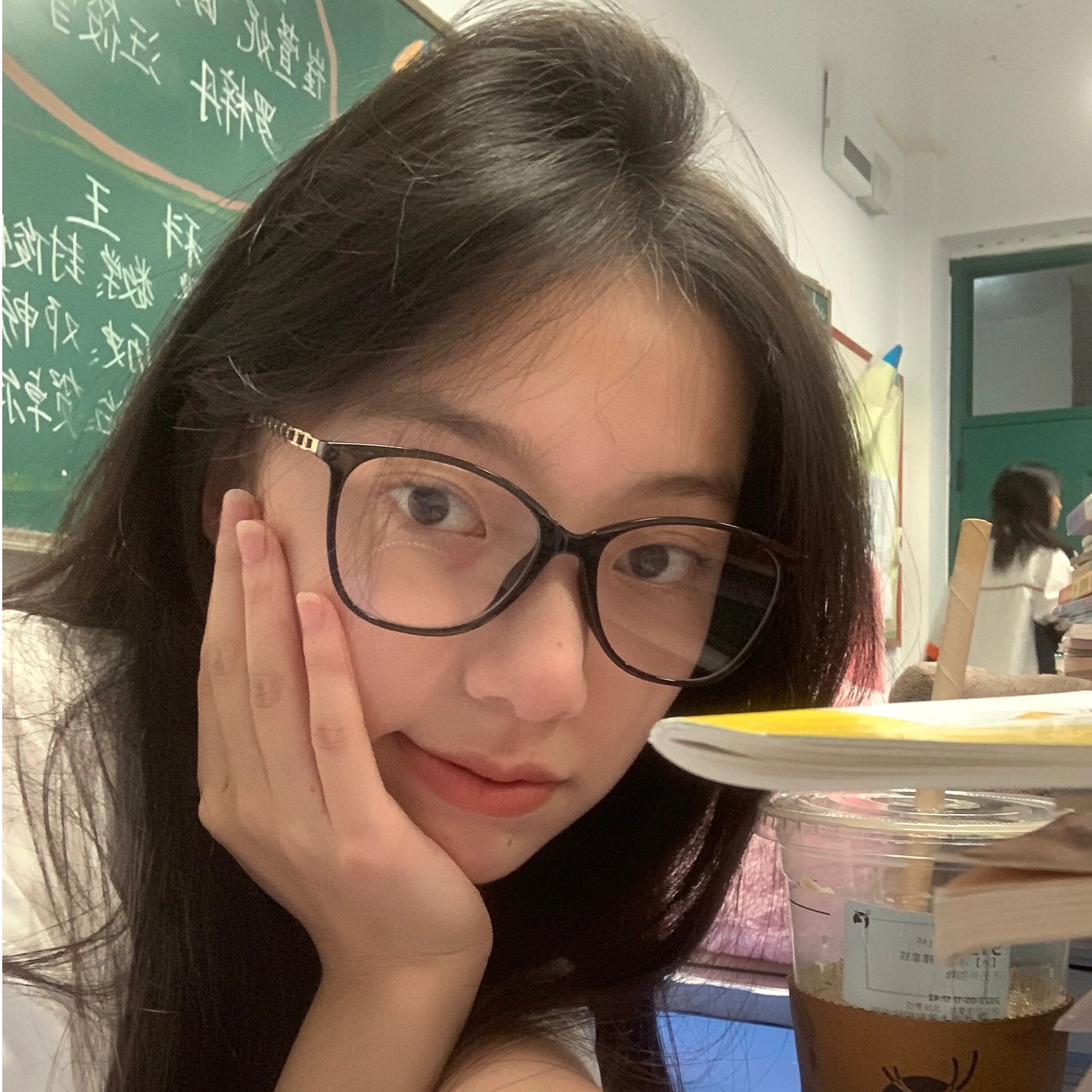 复古猫眼小香风素颜黑框眼镜女可配度数方圆脸显瘦超轻眼镜