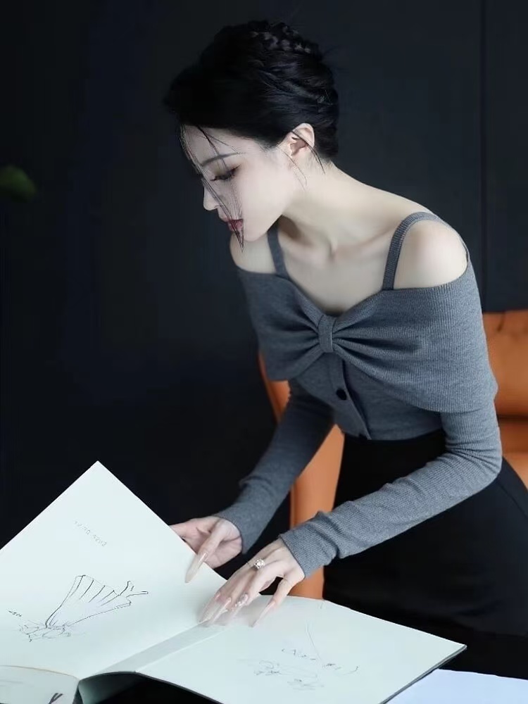 SS3267氛围感秋穿搭小众设计慵懒风气质绝美高级感灰色露肩针织衫