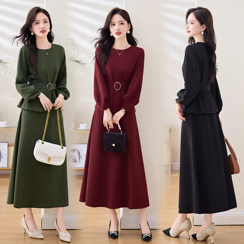秋装套装2025年新款韩系裙子气质太洋气秋冬显瘦裙纯欲慵懒风女装