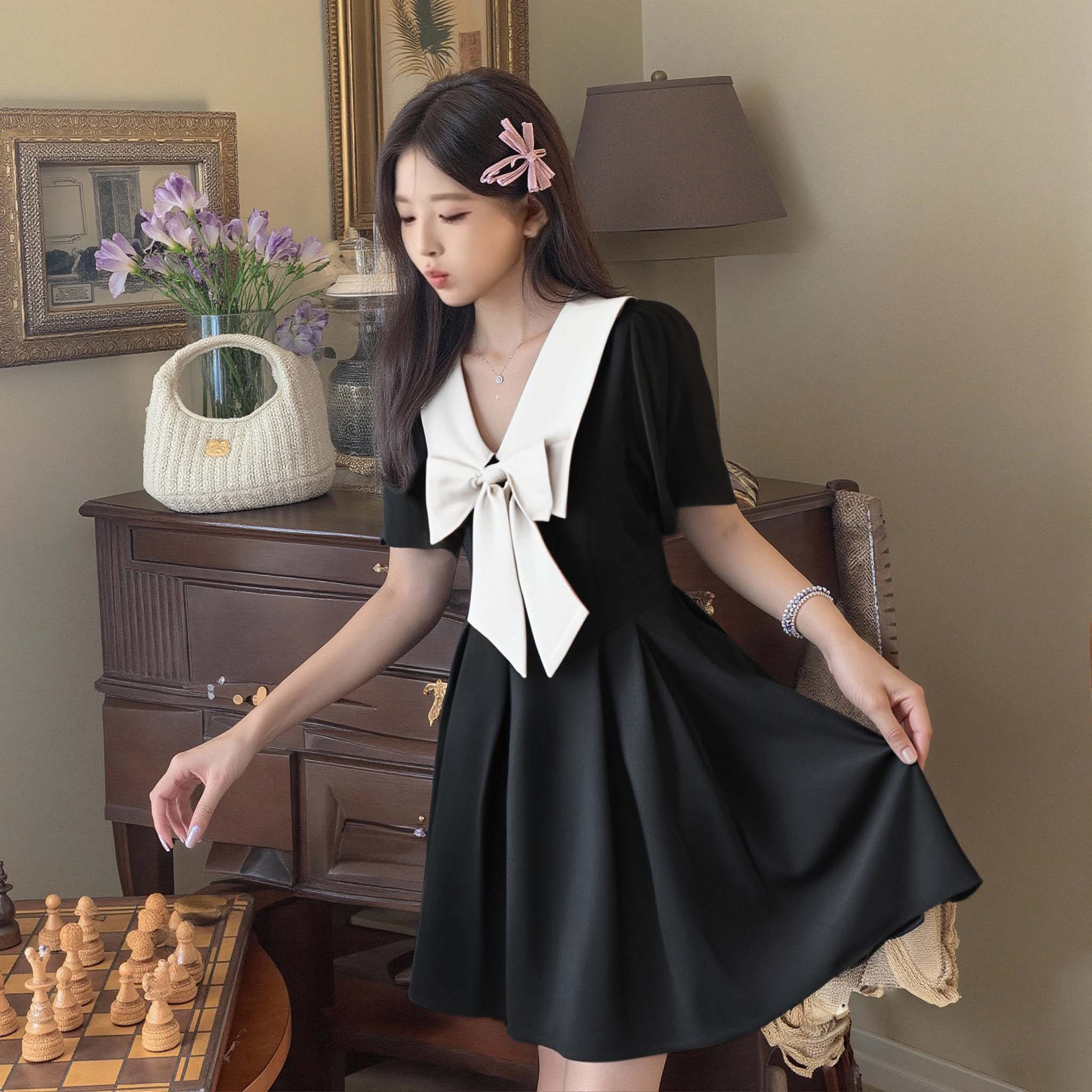 C高级感蝴蝶结翻领黑色连衣裙女2025新款夏季收腰拼色小礼服D2589