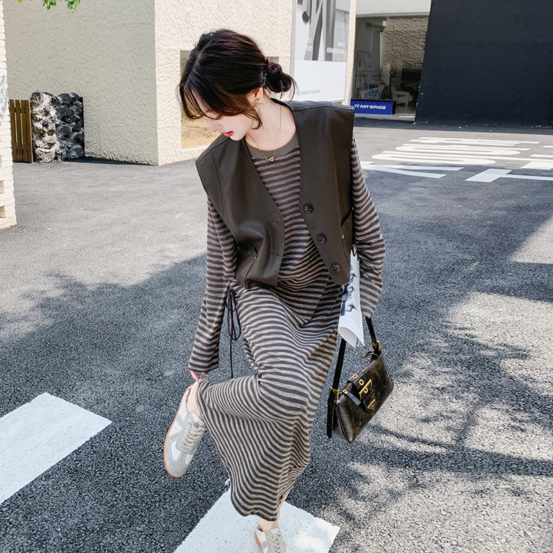 盐系一整套入秋穿搭条纹t恤连衣裙套装女初秋新款减龄马甲两件套