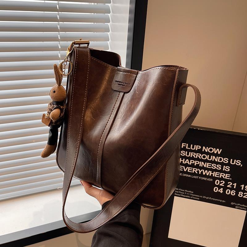 今年流行爆款包包女大容量2024新款复古百搭单肩斜挎子母包水桶包