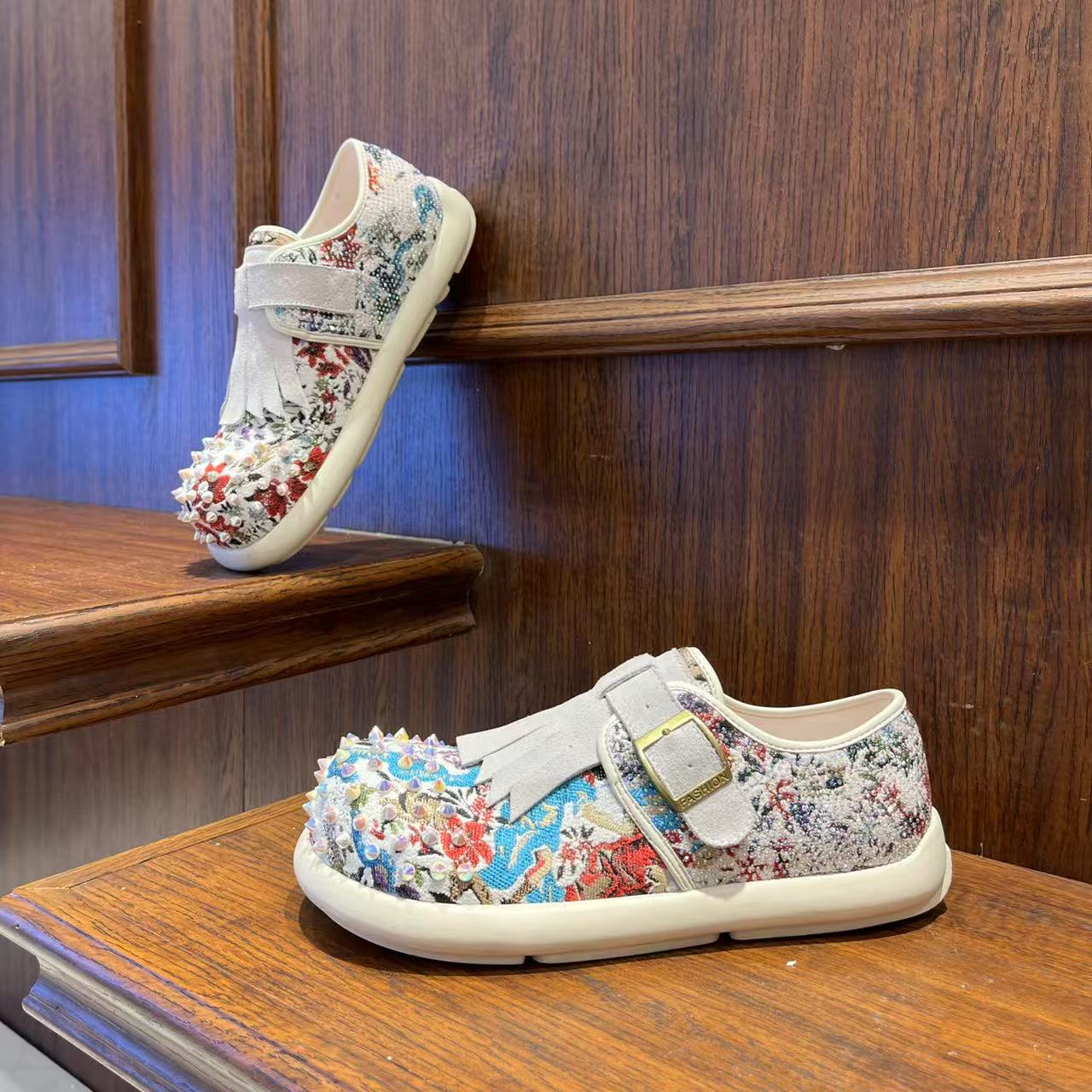 男鞋2025潮流小众个性烫钻时尚休闲鞋轻奢印花低帮软底男生潮鞋