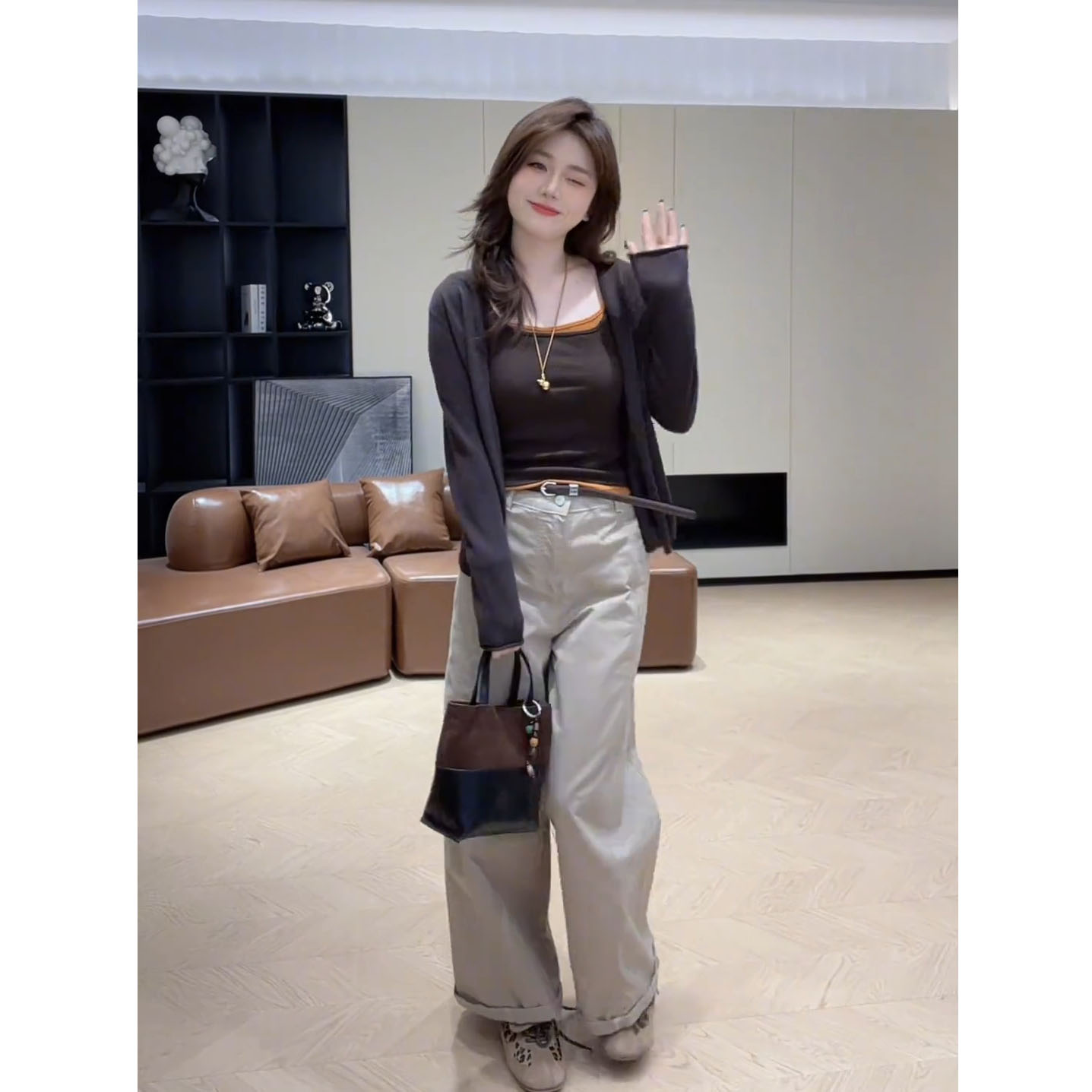 秋季时尚穿搭2025年新款爆款韩系百搭吊带针织开衫休闲裤三件套装