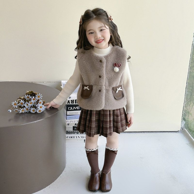 女小童套装秋冬2025新款儿童深秋毛毛马甲针织毛线衣半身裙三件