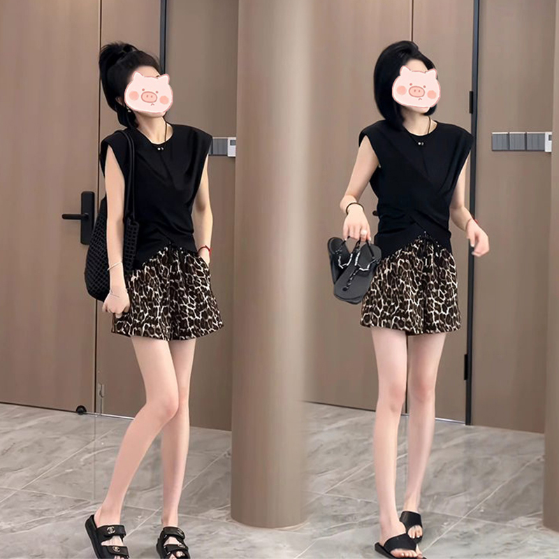 韩版时尚圆领小飞袖T恤上衣女2025夏季高腰豹纹短裤设计两件套ins