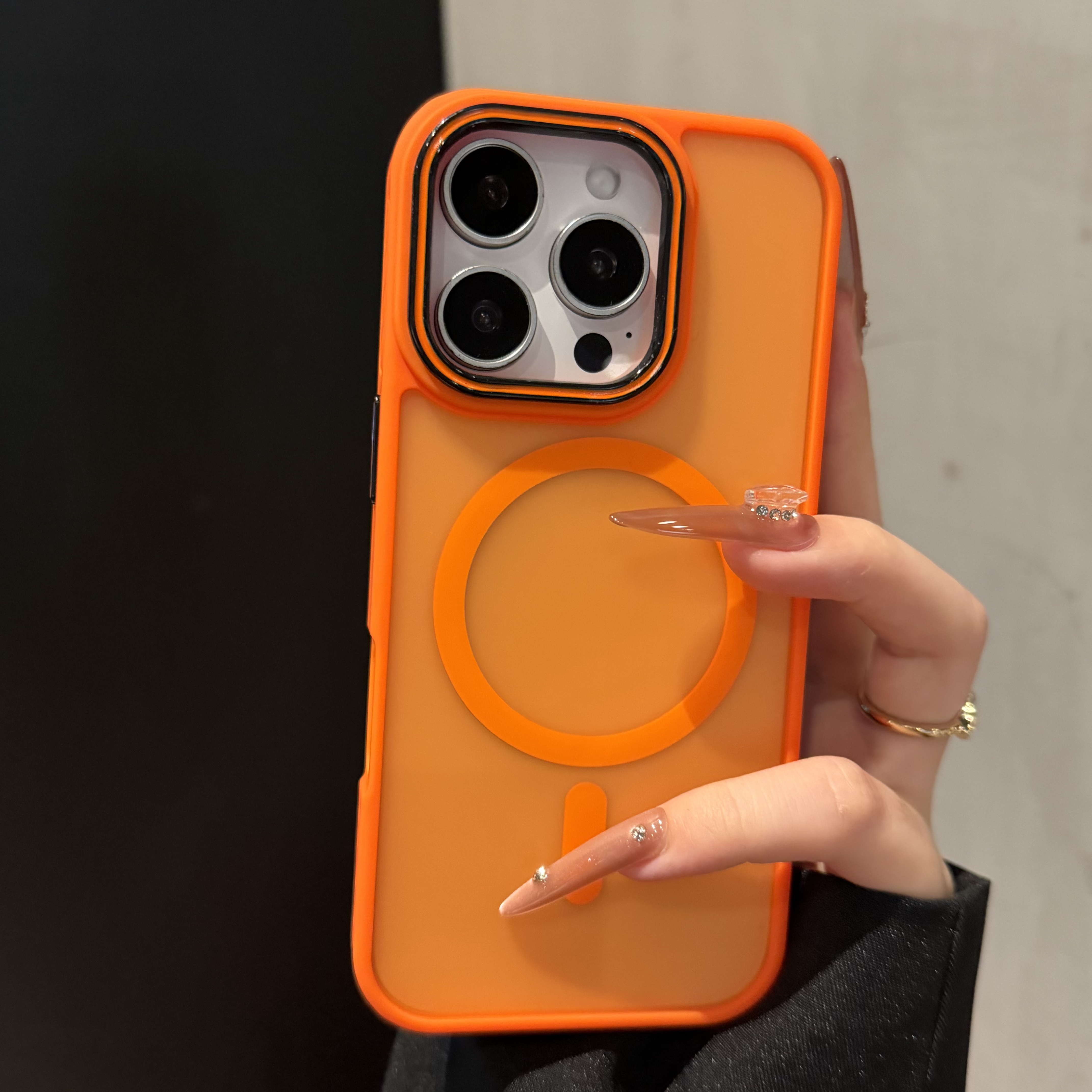 高级磨砂肤感磁吸适用iPhone17promax手机壳16pro苹果15网红14新